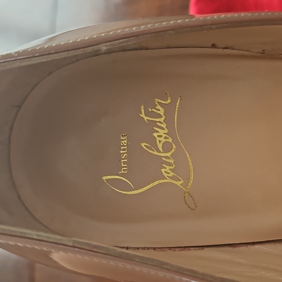 Christian Louboutin Pigalle Follies Pointed Toe Pump (Sole Protected) - MINT CON - Picture 4 of 11